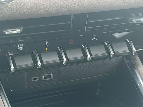 New 2025 GMC Canyon Denali w/ LPO, Denali Black Edition image 24