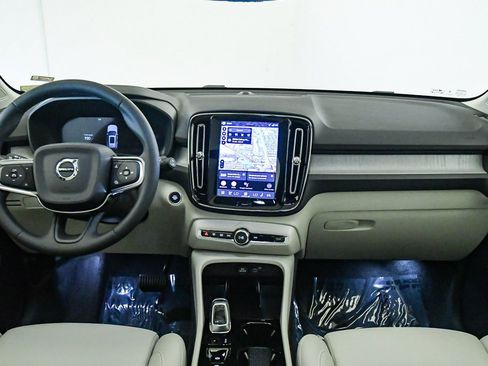 Certified 2026 Volvo XC40 B5 Plus w/ Protection Package Premier AWD/4WD image 15