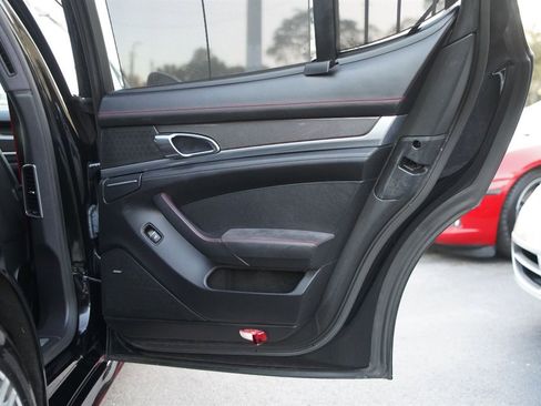 Used 2016 Porsche Panamera GTS image 35