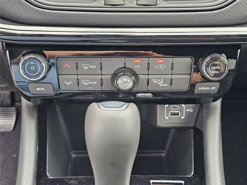 New 2026 Jeep Compass Latitude AWD/4WD image 27