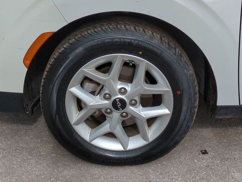 Certified 2024 Kia Soul LX w/ Option Group 015 image 11