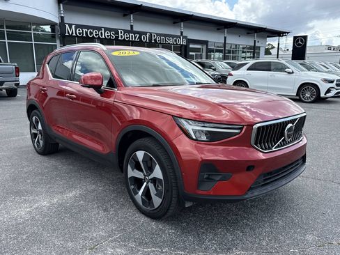 Certified 2023 Volvo XC40 B5 Plus w/ Driver Assist Package AWD/4WD image 7