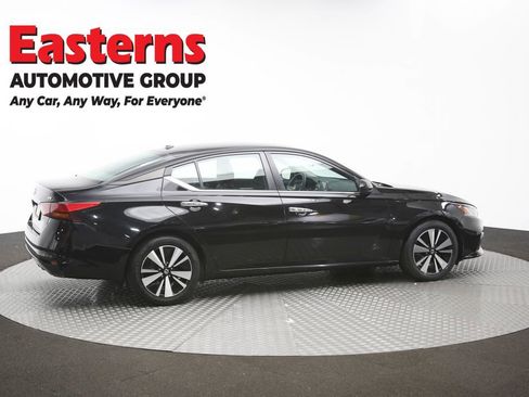 Used 2022 Nissan Altima 2.5 SV FWD image 43