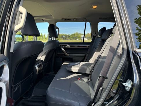 Used 2019 Lexus GX 460 image 10