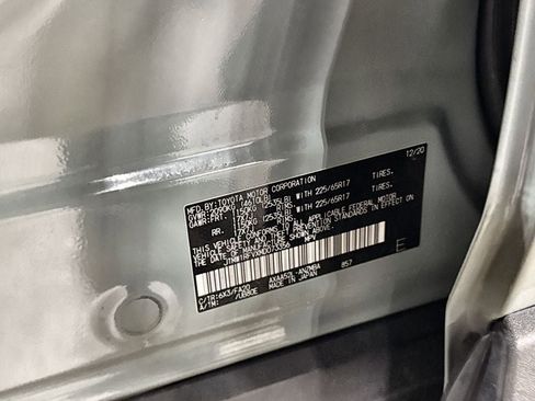 Used 2021 Toyota RAV4 XLE w/ Convenience Package image 33