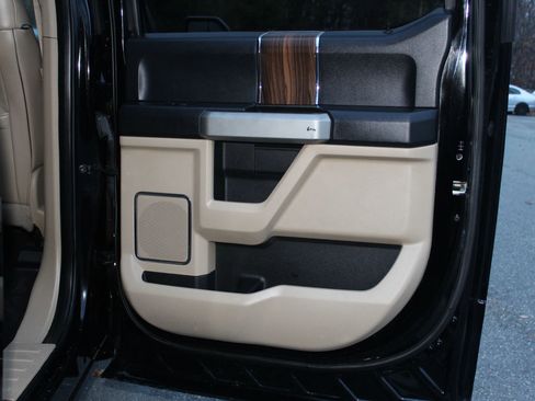 Used 2017 Ford F150 Lariat w/ Trailer Tow Package image 16