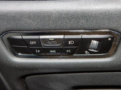 Used 2023 BMW X5 M50i w/ Executive Package image 28