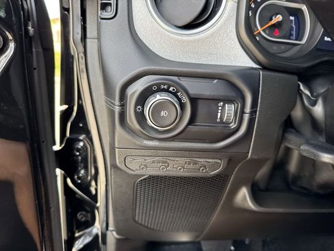 Used 2024 Jeep Wrangler Sahara image 57