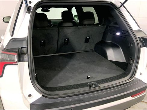 Used 2026 Chevrolet Equinox LT FWD image 4
