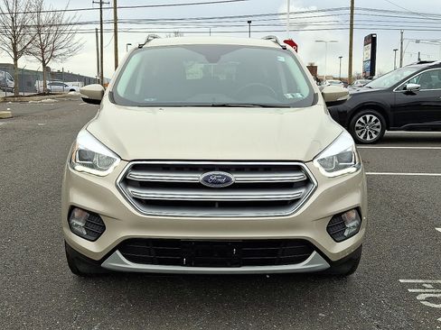 Used 2017 Ford Escape Titanium image 2