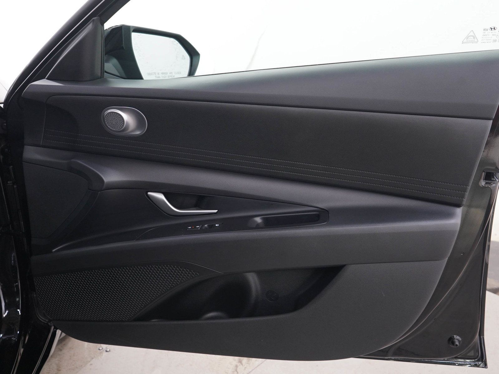 Used 2026 Hyundai Elantra SE FWD image 9