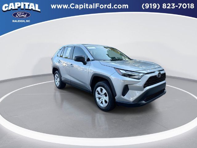 Used 2025 Toyota RAV4 LE AWD/4WD image 2