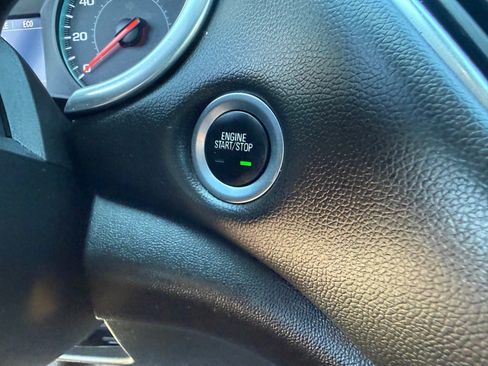 Used 2020 Chevrolet Malibu LT w/ Leather Package FWD image 16