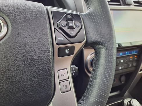 Used 2020 Toyota 4Runner Limited AWD/4WD image 23