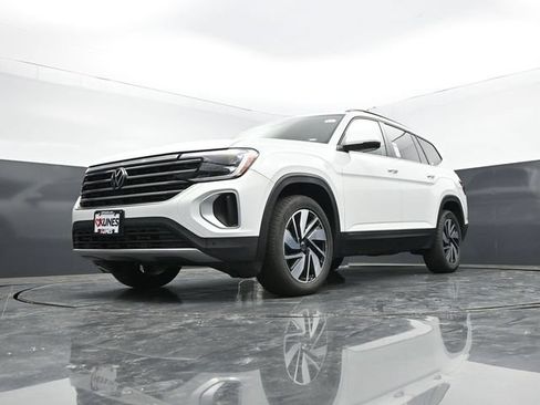 Used 2024 Volkswagen Atlas SE AWD/4WD image 48