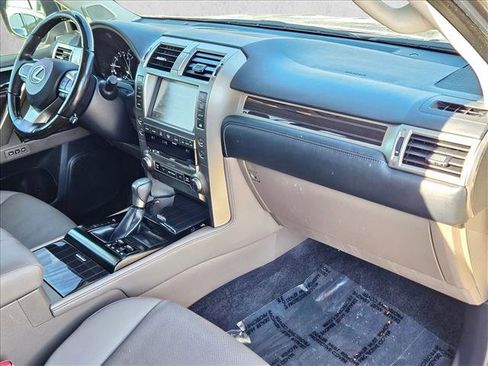 Used 2021 Lexus GX 460 Premium w/ Premium Package image 25
