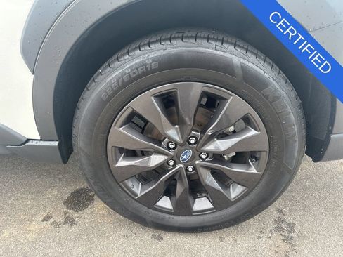Certified 2025 Subaru Outback Onyx Edition AWD/4WD image 36