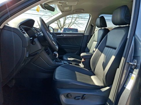 Certified 2024 Volkswagen Tiguan SE image 14