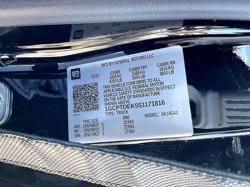 Used 2025 Chevrolet Colorado Z71 w/ Technology Package image 21