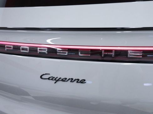 Used 2021 Porsche Cayenne Coupe AWD/4WD image 33