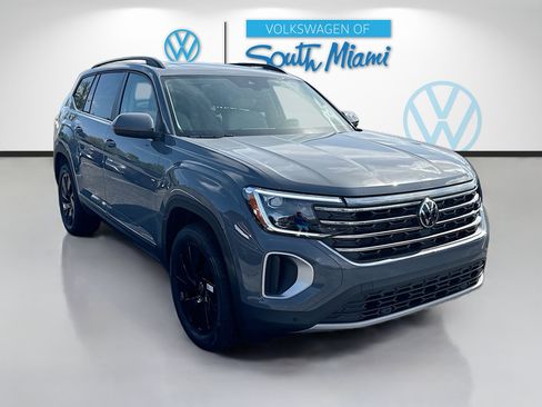 New 2026 Volkswagen Atlas SE FWD image 1