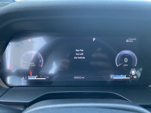 Used 2023 Jeep Grand Cherokee L Laredo image 17