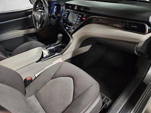 Used 2019 Toyota Camry LE image 19