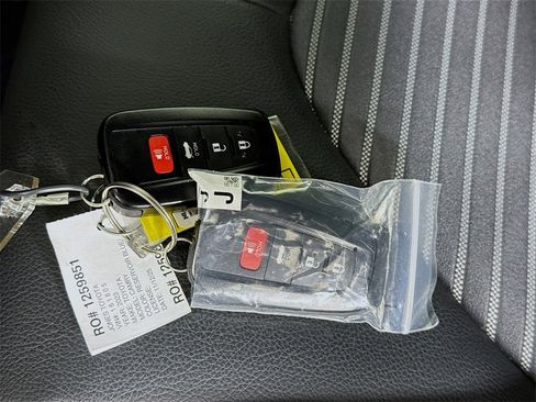 Certified 2023 Toyota Camry SE image 32