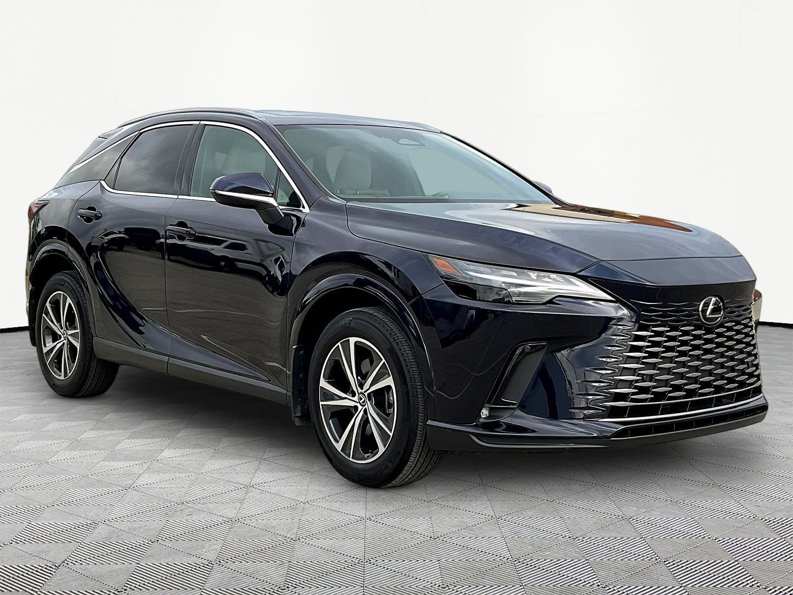 Used 2025 Lexus RX 350 Premium w/ Accessory Package (Z1) FWD image 3