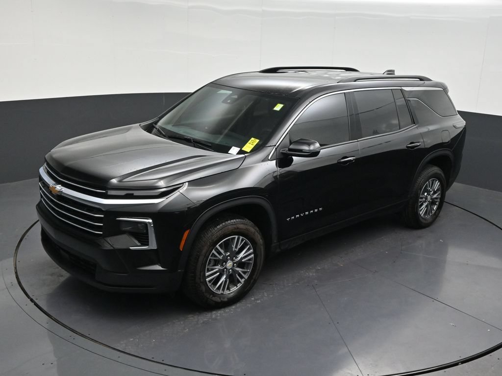 Used 2026 Chevrolet Traverse LT FWD image 16