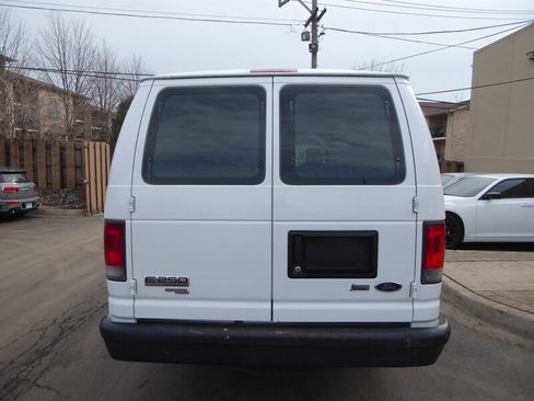 Used 2014 Ford E-250 and Econoline 250 Extended image 6