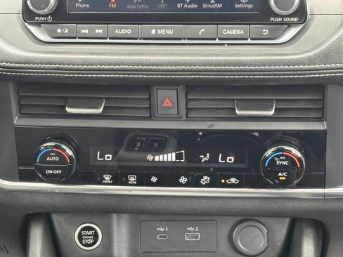 Used 2023 Nissan Rogue SV FWD image 22