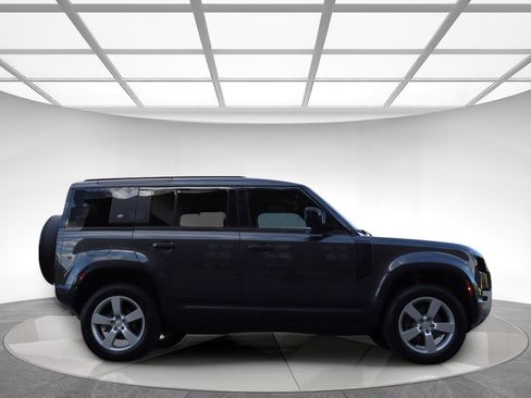 Used 2022 Land Rover Defender 110 S AWD/4WD image 5