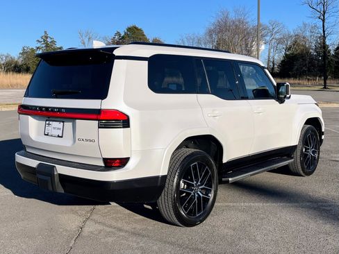 Used 2024 Lexus GX 550 w/ Accessory Package (Z1) image 3