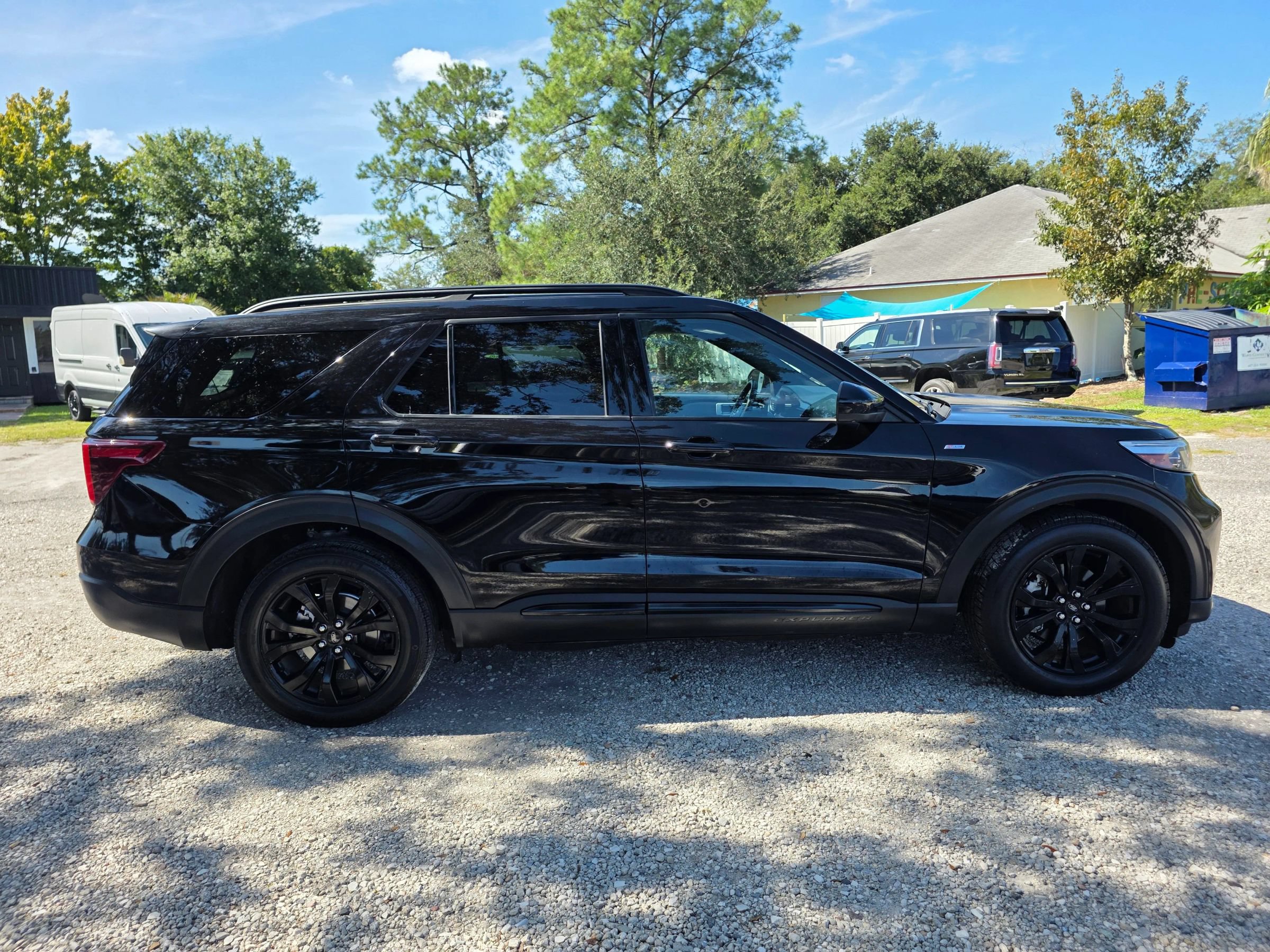 Used 2022 Ford Explorer ST-Line w/ Class IV Trailer Tow Package RWD image 4