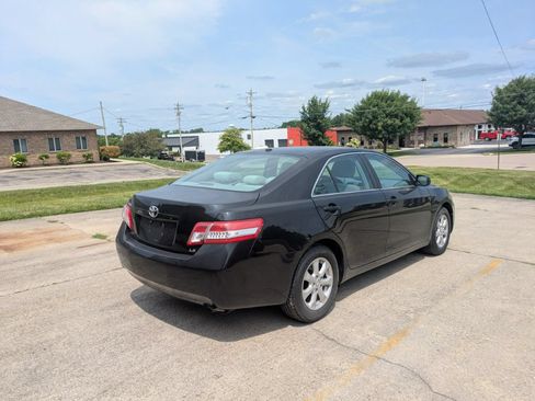 Used 2011 Toyota Camry LE w/ LE Extra-Value Pkg FWD image 5
