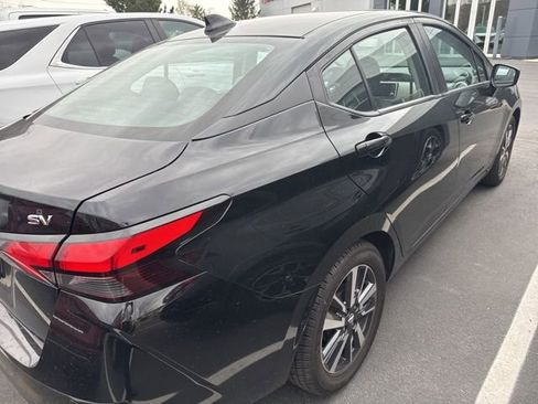 Used 2021 Nissan Versa SV image 4