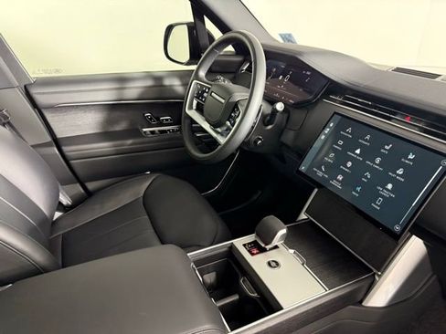 New 2025 Land Rover Range Rover SE image 37