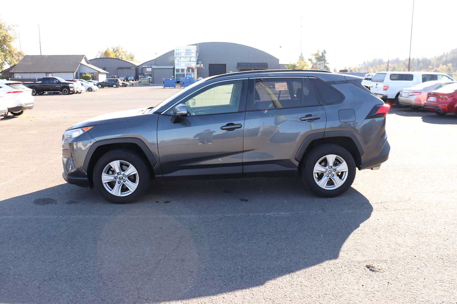 Used 2019 Toyota RAV4 XLE AWD/4WD image 8