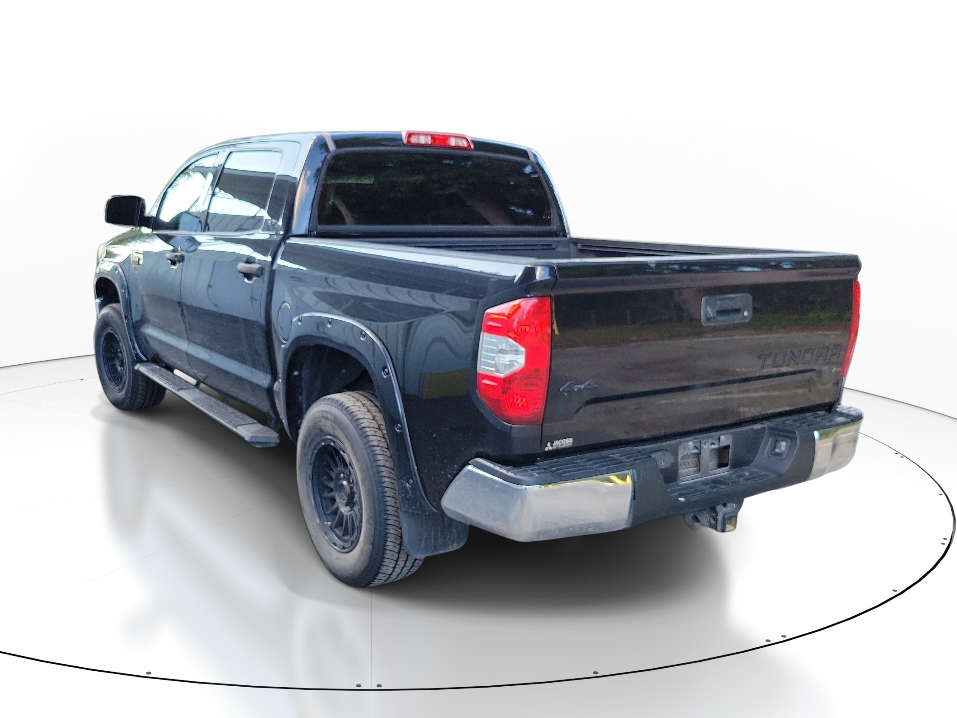 Used 2018 Toyota Tundra SR5 w/ SR5 Upgrade Package AWD/4WD image 4