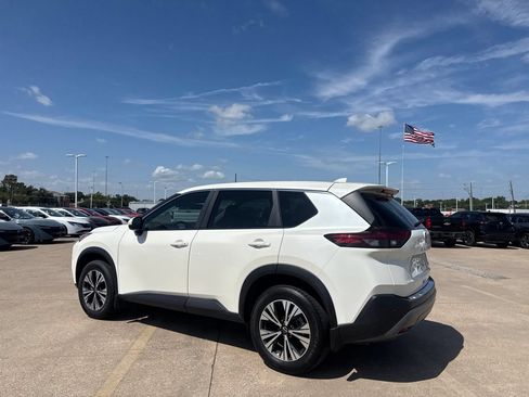 Certified 2023 Nissan Rogue SV FWD image 12