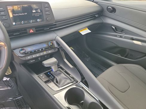 New 2026 Hyundai Elantra SEL Sport Premium FWD image 28