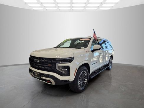 New 2026 Chevrolet Suburban Z71 w/ Z71 Off-Road Package AWD/4WD image 3
