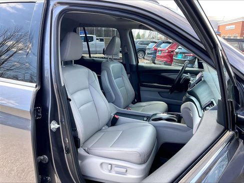 Used 2023 Honda Ridgeline RTL-E image 11