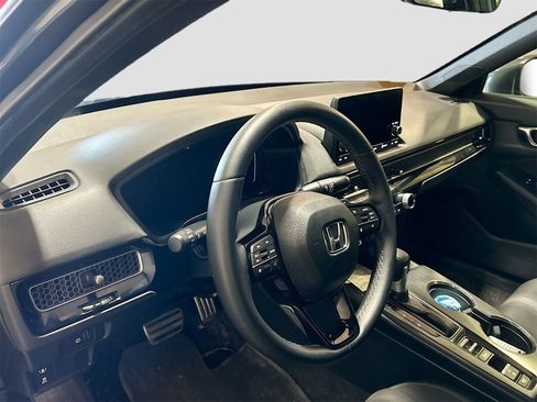 Used 2024 Honda Civic Sport image 9