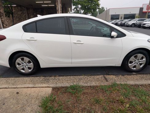 Used 2017 Kia Forte LX FWD image 8