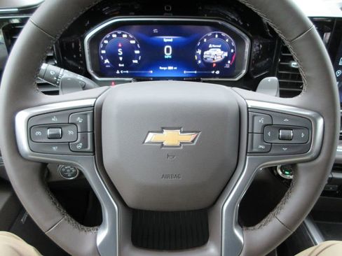New 2026 Chevrolet Silverado 1500 LTZ w/ LTZ Premium Package AWD/4WD image 28