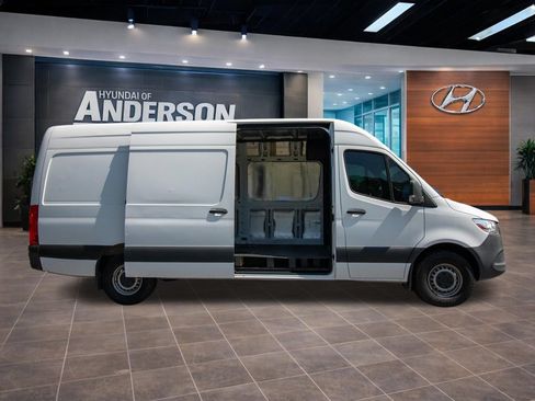 Used 2023 Mercedes-Benz Sprinter 2500 image 17