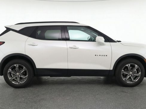 Used 2025 Chevrolet Blazer LT image 11