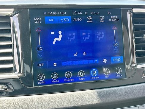 Used 2017 Chrysler Pacifica Touring-L Plus w/ Advanced Safetytec Group FWD image 16